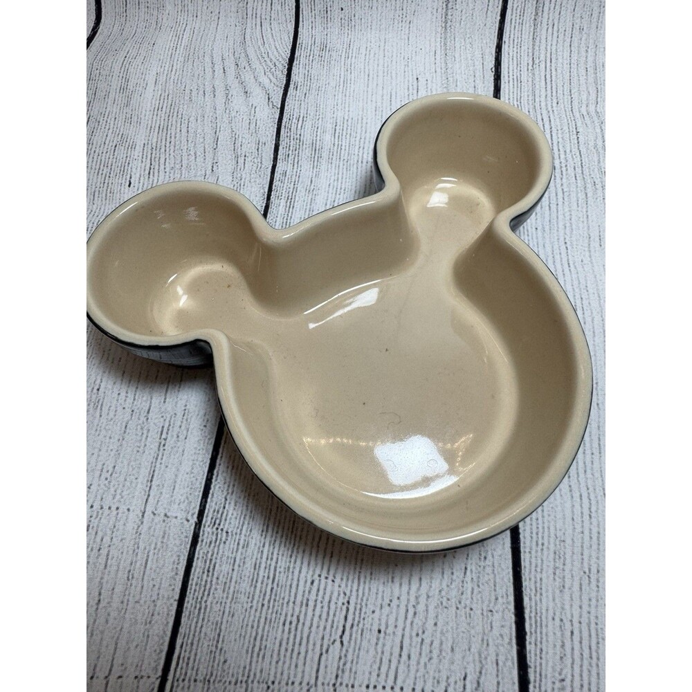 Set Of 2 Le Creuset Disney Mickey Mouse Stoneware Ramekins Black & Red 7.5oz - Picture 4 of 13
